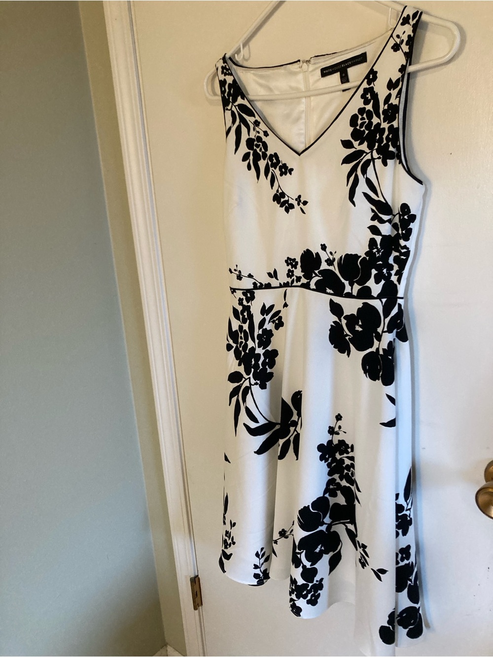 White House Black Market Black and White Floral Sleeveless Dress with Pockets